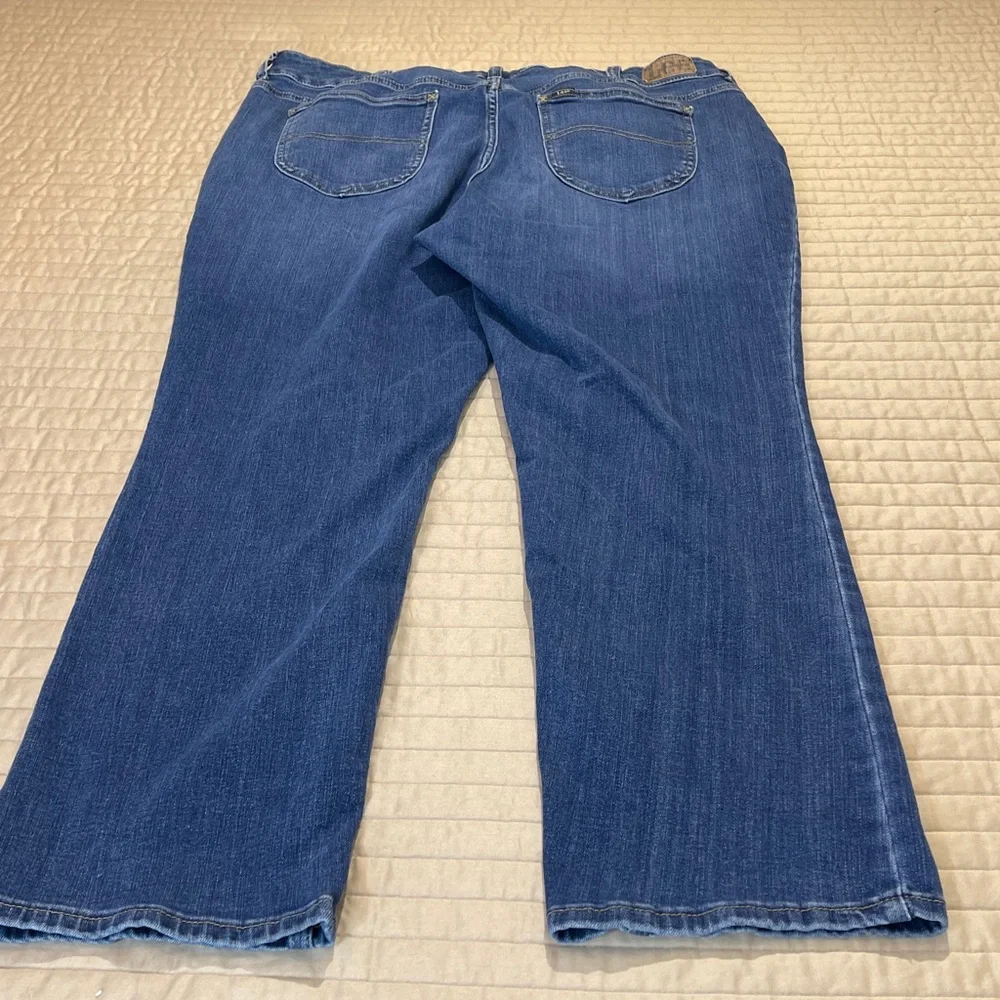 Lee Women's Blue Denim Ankle/Cropped Jeans with Yellow Logo Patch SIZE 24WS/C